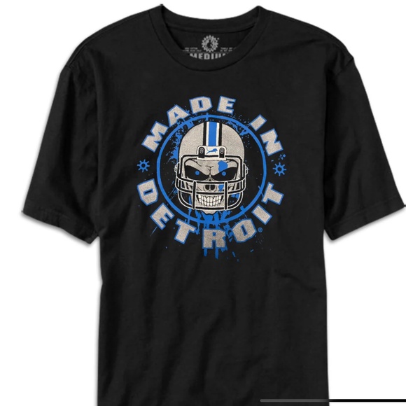 🦁EUC - MADE IN DETROIT SILVER HELMET SKULL TEE SHIRT🦁 - Picture 1 of 9